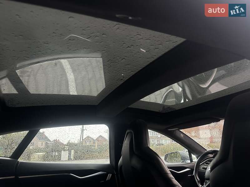 Ліфтбек Tesla Model S 2016 в Києві