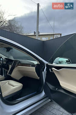 Ліфтбек Tesla Model S 2016 в 