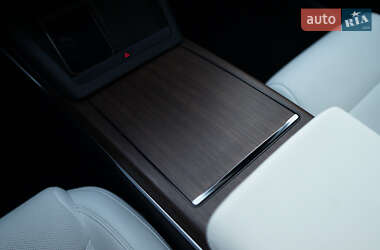 Лифтбек Tesla Model S 2022 в 