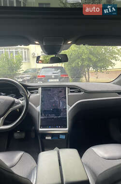 Лифтбек Tesla Model S 2016 в Киеве