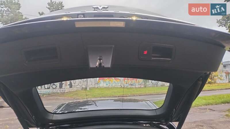 Ліфтбек Tesla Model S 2016 в Львові