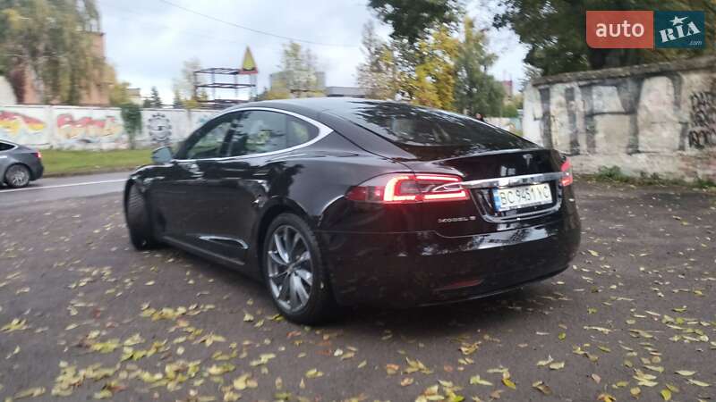 Ліфтбек Tesla Model S 2016 в Львові