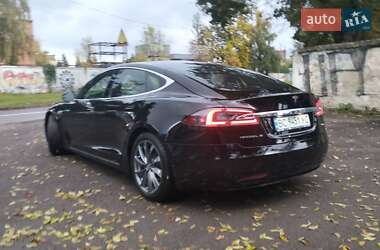 Лифтбек Tesla Model S 2016 в 