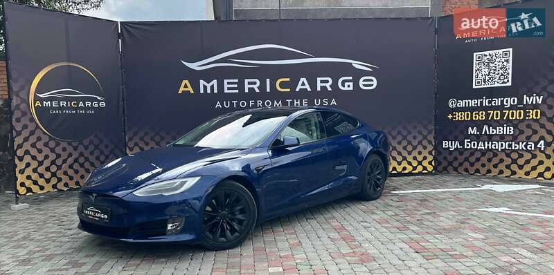 Лифтбек Tesla Model S 2018 в Львове