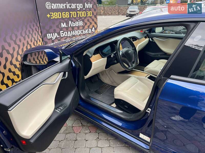 Лифтбек Tesla Model S 2018 в Львове