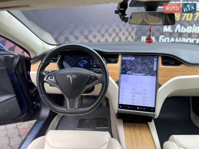 Лифтбек Tesla Model S 2018 в Львове