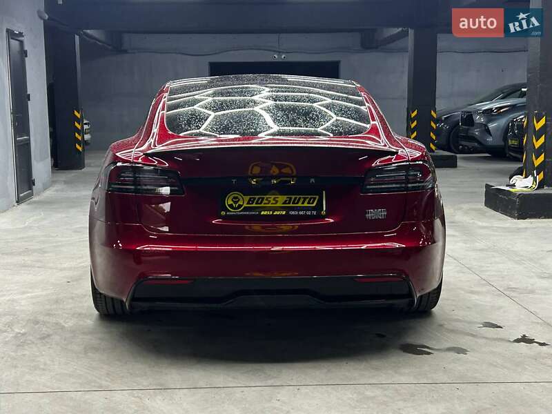 Лифтбек Tesla Model S 2024 в Черновцах