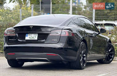 Лифтбек Tesla Model S 2013 в 