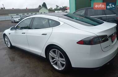 Лифтбек Tesla Model S 2014 в 