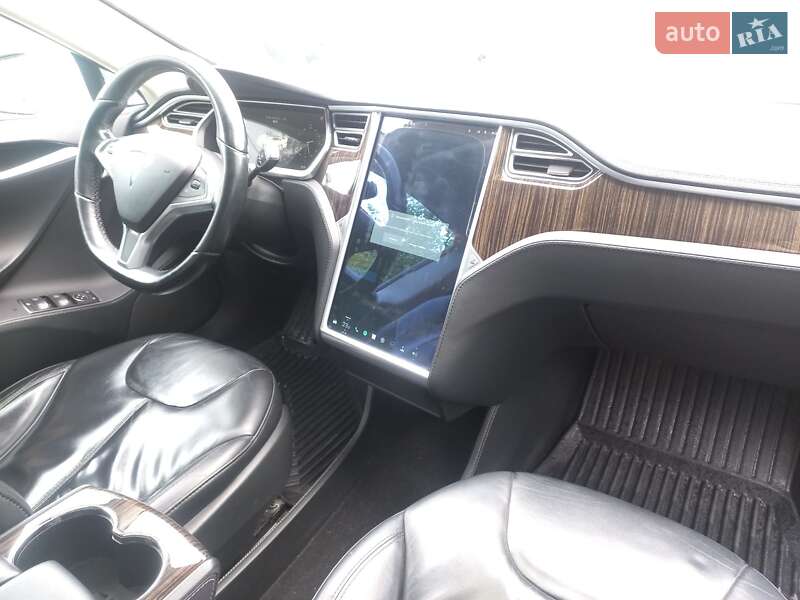 Лифтбек Tesla Model S 2014 в Шептицькому