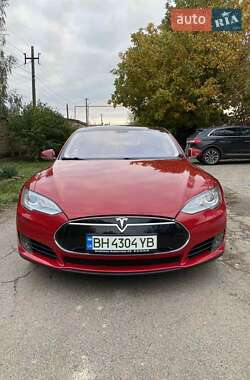 Лифтбек Tesla Model S 2013 в 