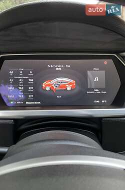 Лифтбек Tesla Model S 2013 в 
