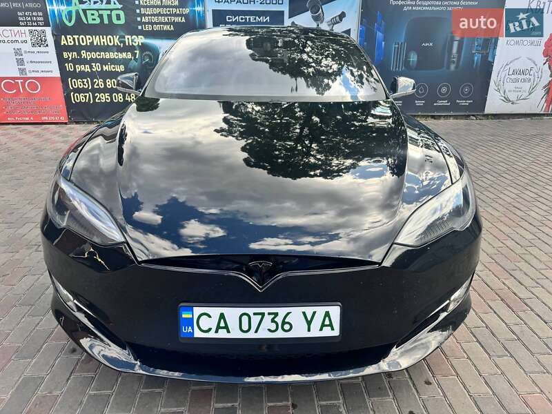 Ліфтбек Tesla Model S 2013 в Черкасах