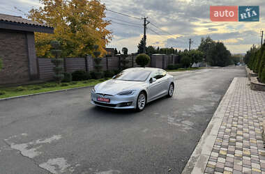 Ліфтбек Tesla Model S 2016 в  фото 2 Ліфтбек Tesla Model S 2016 в