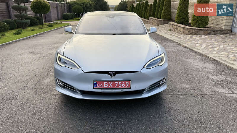 Ліфтбек Tesla Model S 2016 в Дніпрі