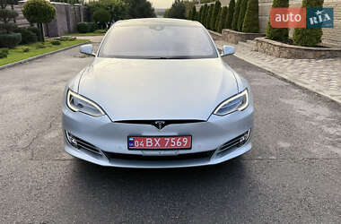 Ліфтбек Tesla Model S 2016 в  фото 11 Ліфтбек Tesla Model S 2016 в