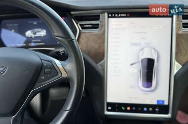 Ліфтбек Tesla Model S 2016 в  фото 19 Ліфтбек Tesla Model S 2016 в