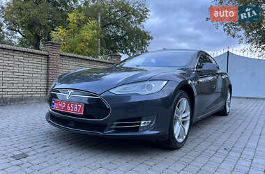 Ліфтбек Tesla Model S 2016 в Чернівцях