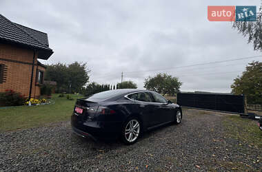 Ліфтбек Tesla Model S 2014 в 