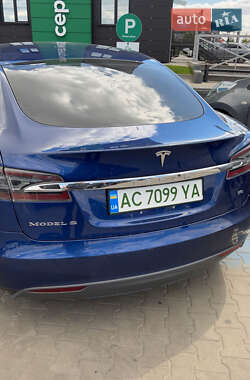 Лифтбек Tesla Model S 2015 в 