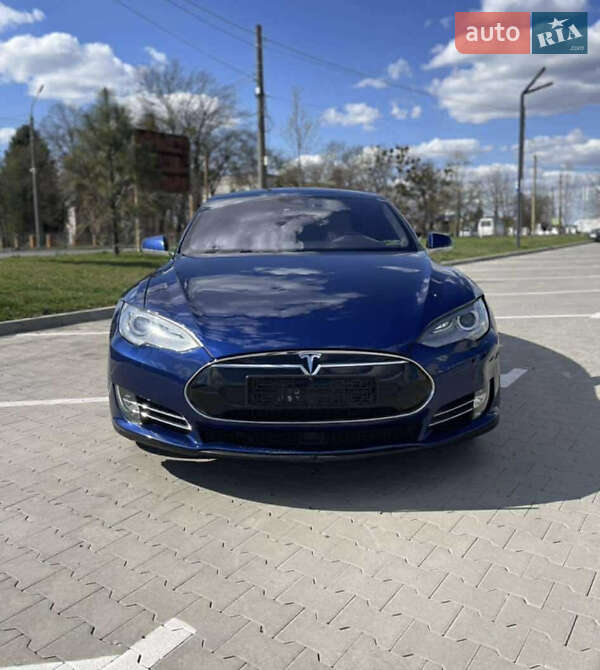 Ліфтбек Tesla Model S 2015 в Луцьку