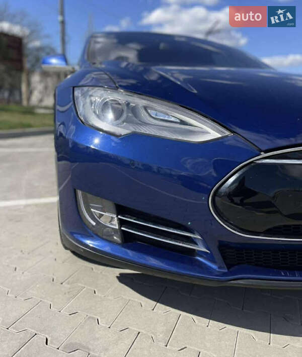 Ліфтбек Tesla Model S 2015 в Луцьку