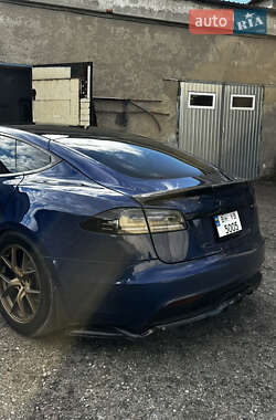 Лифтбек Tesla Model S 2021 в 