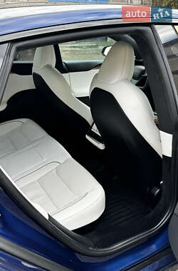 Лифтбек Tesla Model S 2021 в 