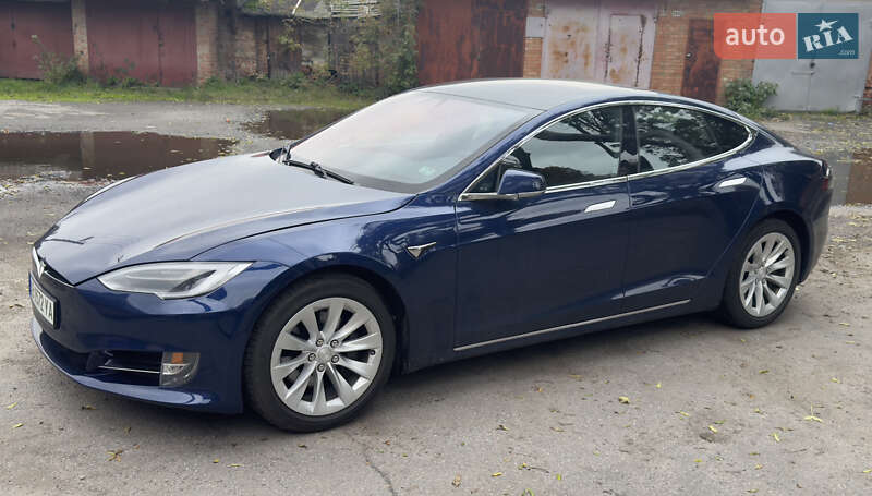 Лифтбек Tesla Model S 2018 в 