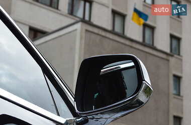 Лифтбек Tesla Model S 2020 в 