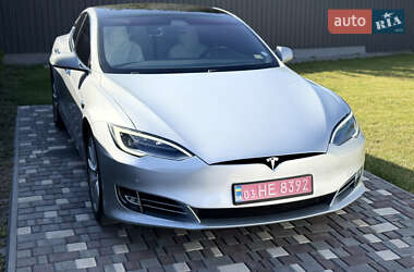Лифтбек Tesla Model S 2017 в 