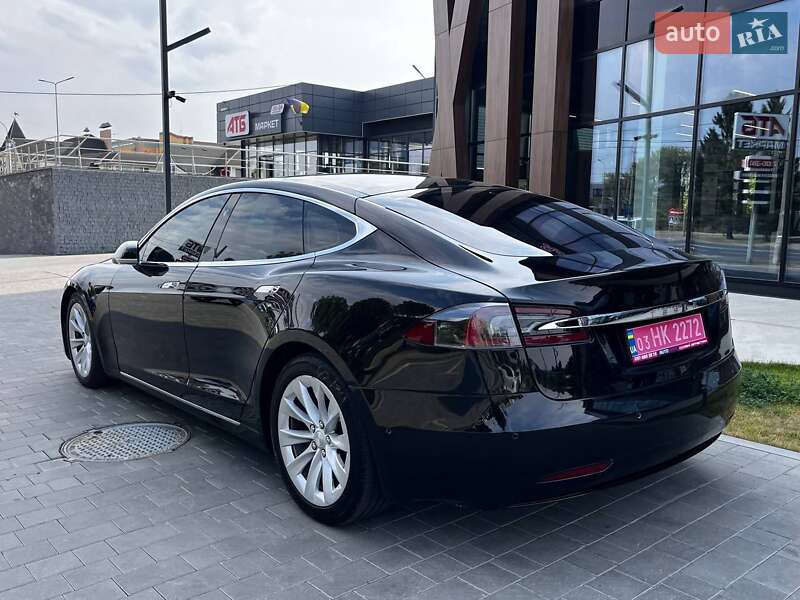 Лифтбек Tesla Model S 2016 в Луцке