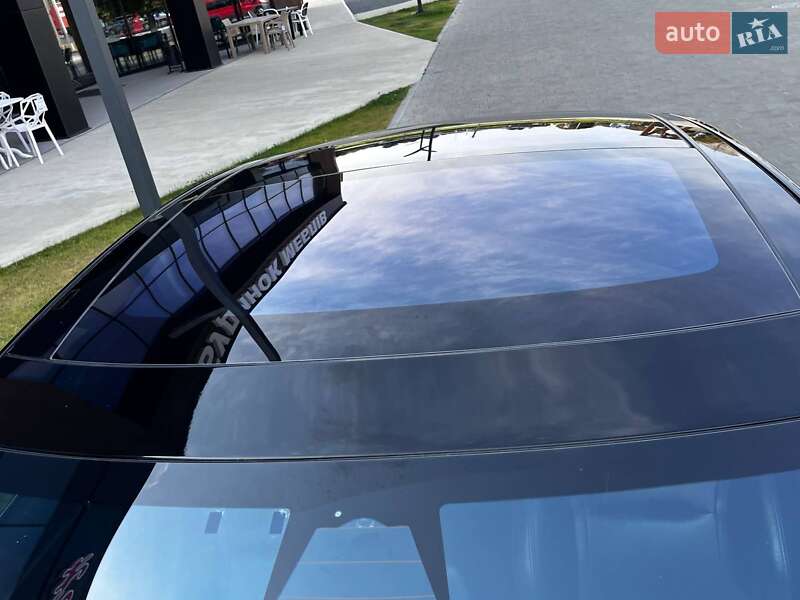 Лифтбек Tesla Model S 2016 в Луцке