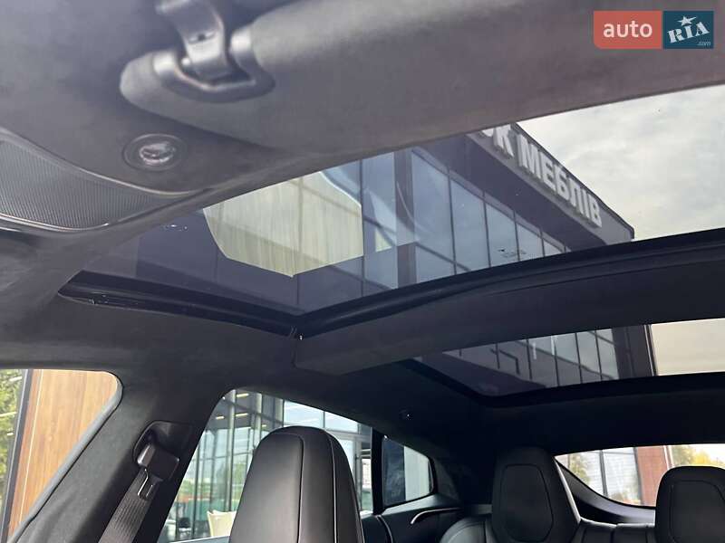 Лифтбек Tesla Model S 2016 в Луцке