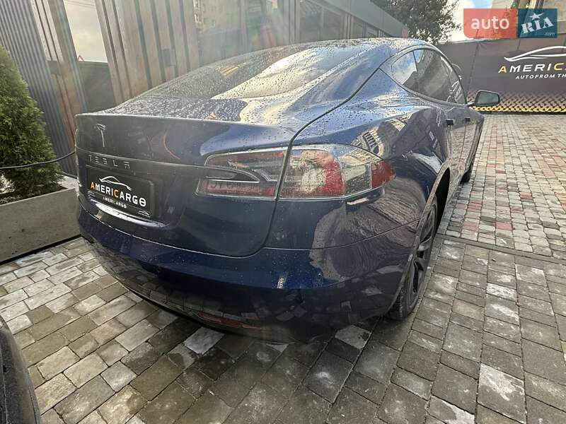 Лифтбек Tesla Model S 2018 в Львове