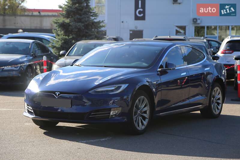 Ліфтбек Tesla Model S 2017 в Києві