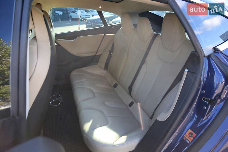 Ліфтбек Tesla Model S 2017 в Києві