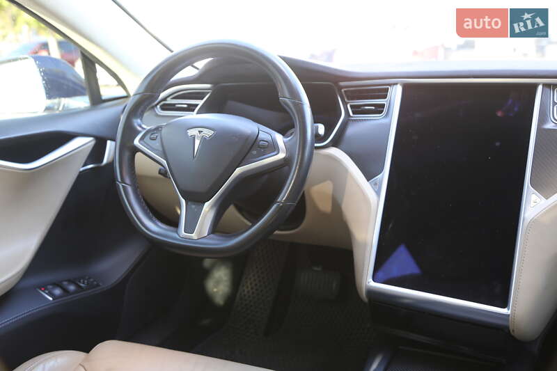 Ліфтбек Tesla Model S 2017 в Києві
