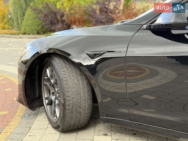 Ліфтбек Tesla Model S 2024 в Дрогобичі