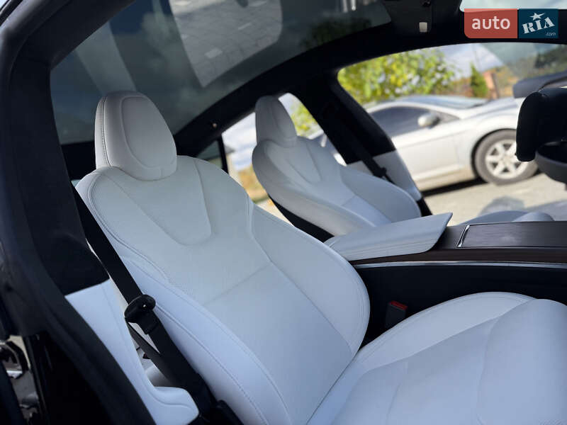 Ліфтбек Tesla Model S 2024 в Дрогобичі
