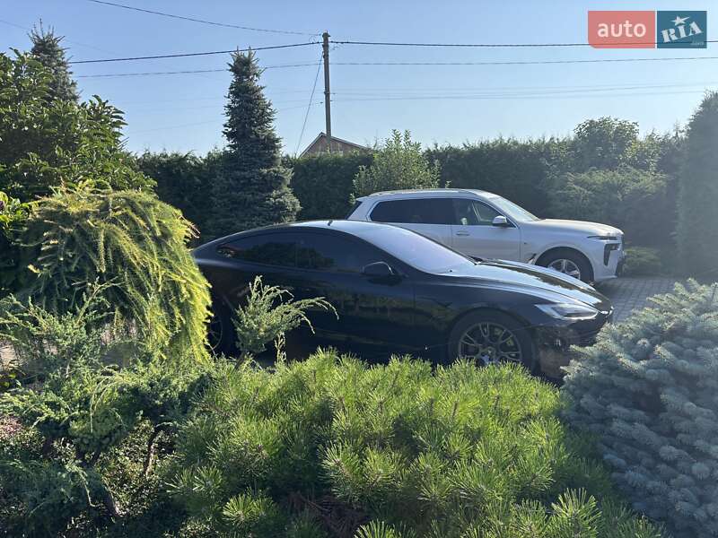 Лифтбек Tesla Model S 2021 в Ровно