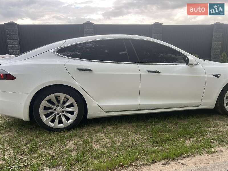 Ліфтбек Tesla Model S 2016 в Броварах