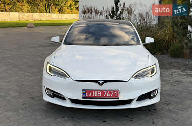 Лифтбек Tesla Model S 2017 в 