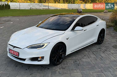 Лифтбек Tesla Model S 2017 в 