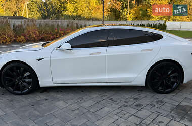 Лифтбек Tesla Model S 2017 в 