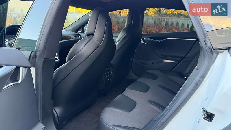 Ліфтбек Tesla Model S 2017 в Луцьку