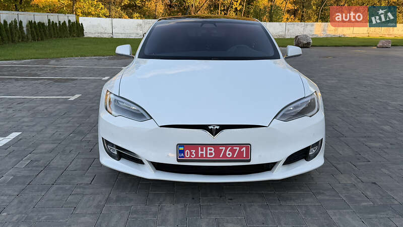 Ліфтбек Tesla Model S 2017 в Луцьку