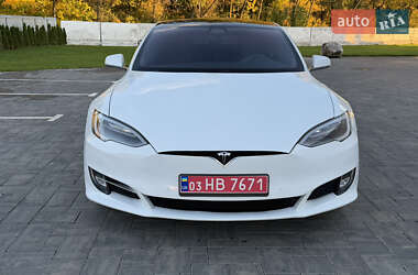 Лифтбек Tesla Model S 2017 в 