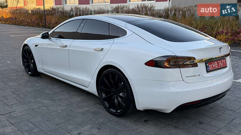 Ліфтбек Tesla Model S 2017 в Луцьку