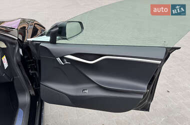 Лифтбек Tesla Model S 2017 в 